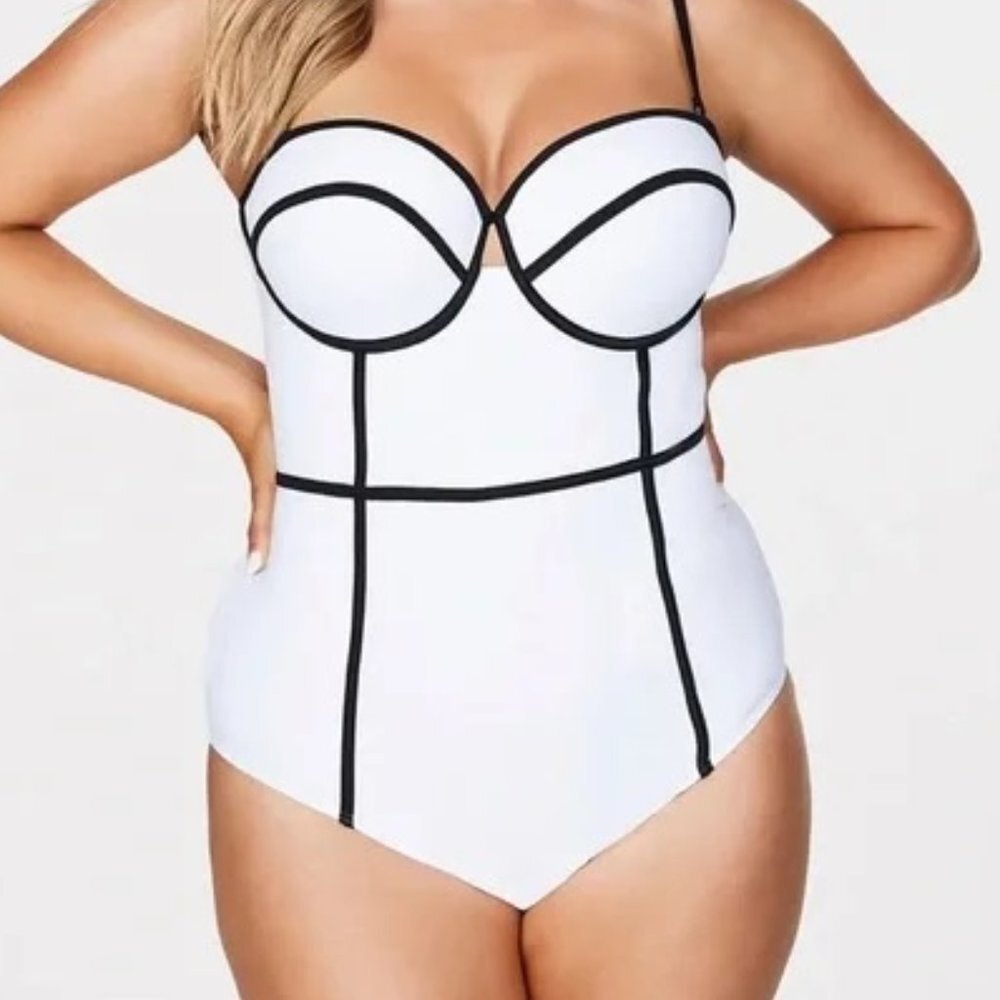 Frederick's of Hollywood Underwire One Piece-Swimsuit White-Medium